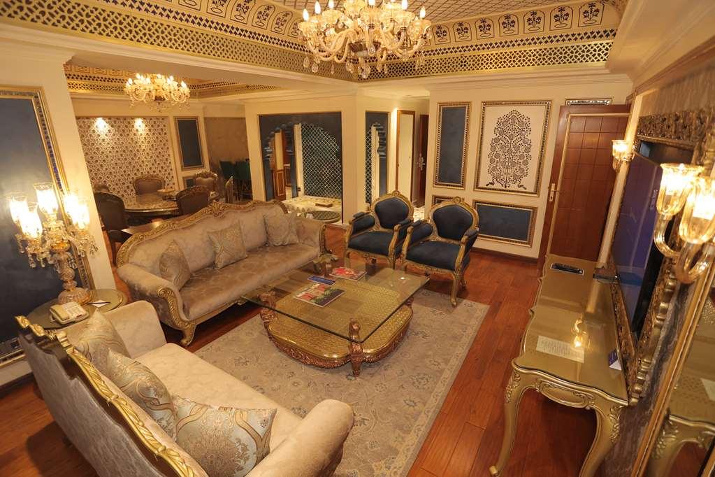 Radisson Blu Udaipur Palace Resort & Spa 客房 照片