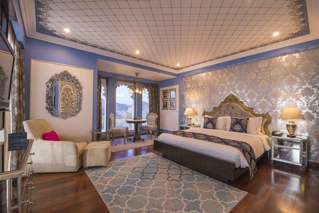 Radisson Blu Udaipur Palace Resort & Spa 客房 照片